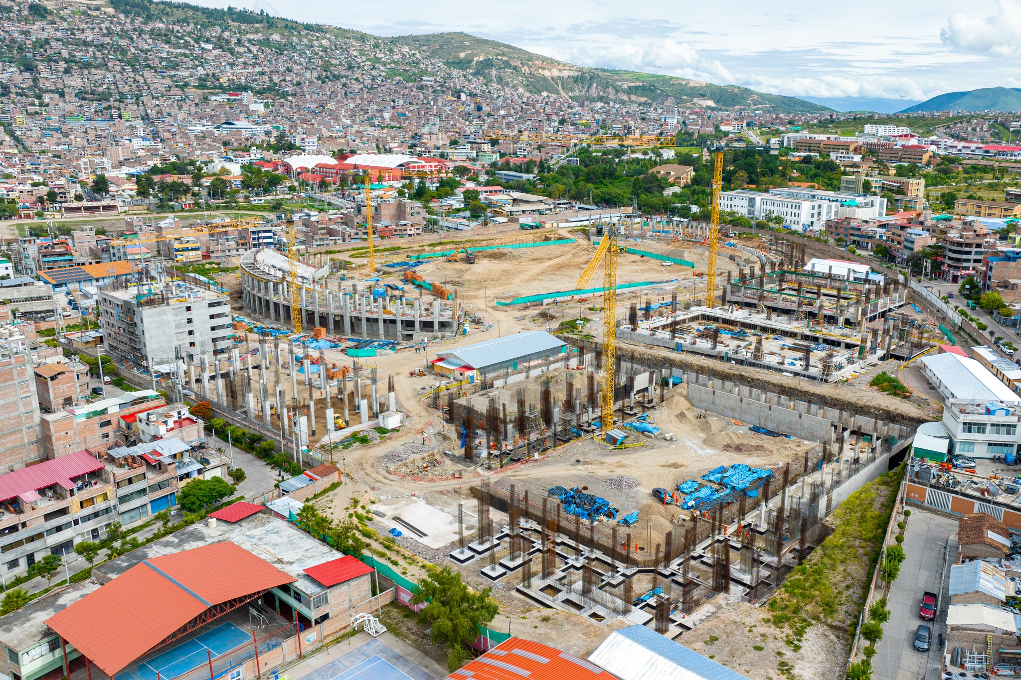 GOBIERNO REGIONAL AVANZA A PASO FIRME ESTADIO VENCEDORES DE AYACUCHO