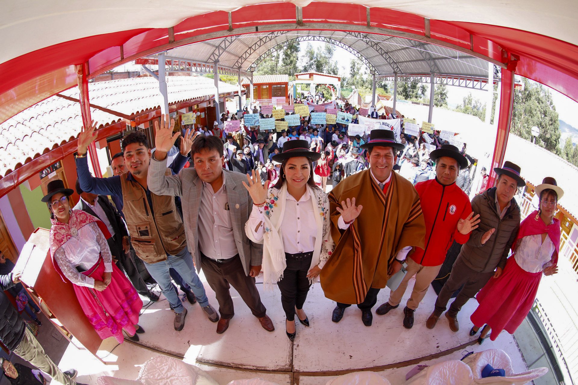 GOBIERNO REGIONAL DE AYACUCHO INAUGURA MODERNA INFRAESTRUCTURA EDUCATIVA SAN MARTÍN DE HERCOMARCA N VILCAS HUAMÁN