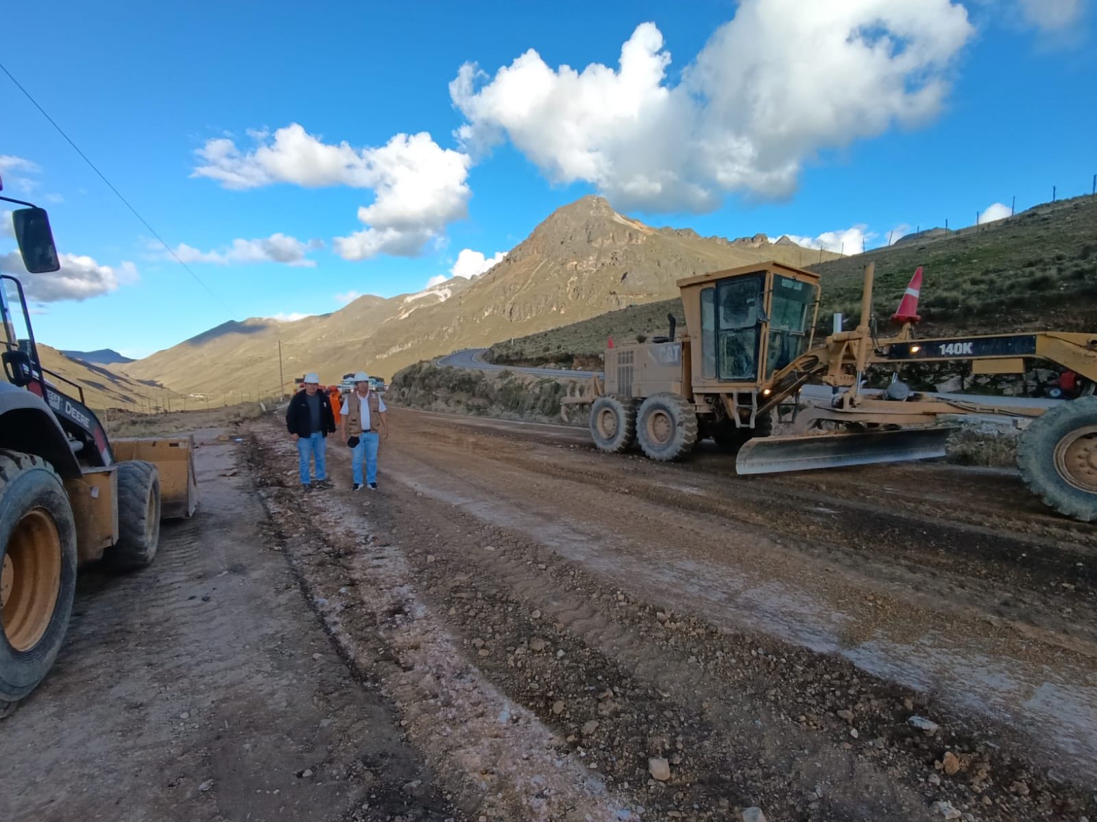 GOBIERNO REGIONAL DE AYACUCHO GARANTIZA EL RETORNO SEGURO DE TURISTAS CON MANTENIMIENTO EN LA VÍA LIBERTADORES