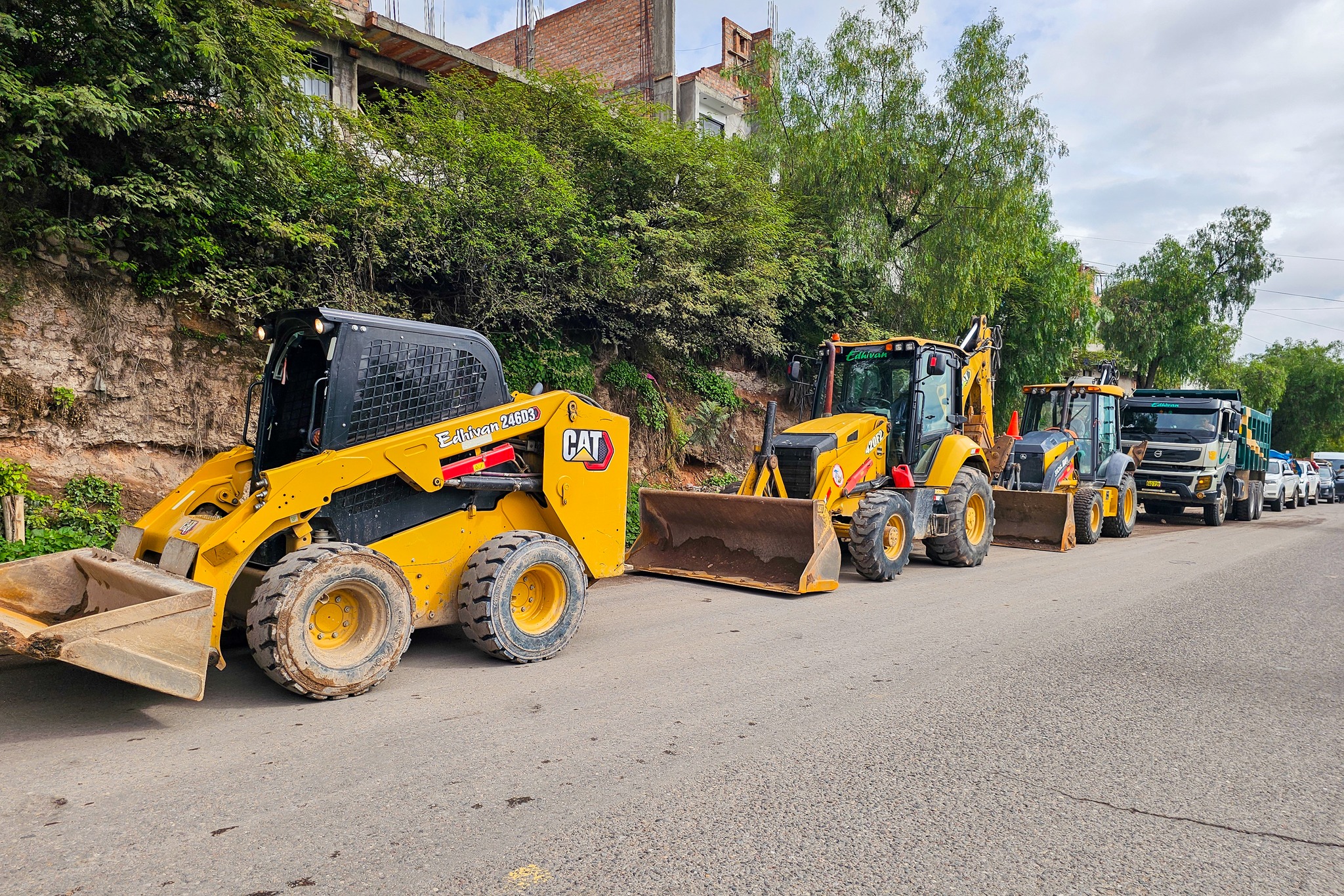 GOBIERNO REGIONAL DE AYACUCHO DESPLIEGA MAQUINARIA PESADA PARA RECUPERACIÓN DE LA VIA LIBERTADORES